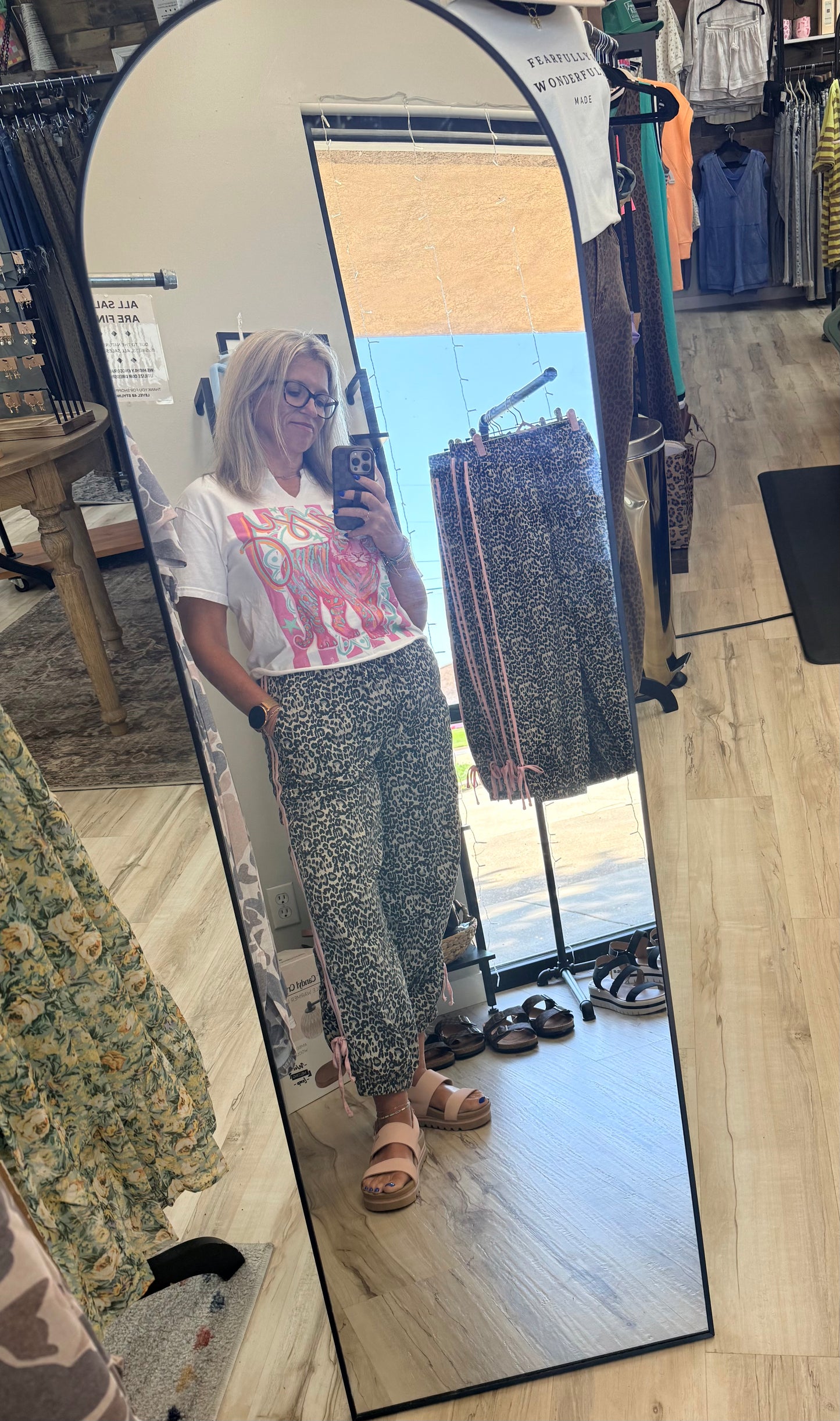 LEOPARD PRINTS WITH PINK SIDE LINE DRAWSTRINGS PANTS
