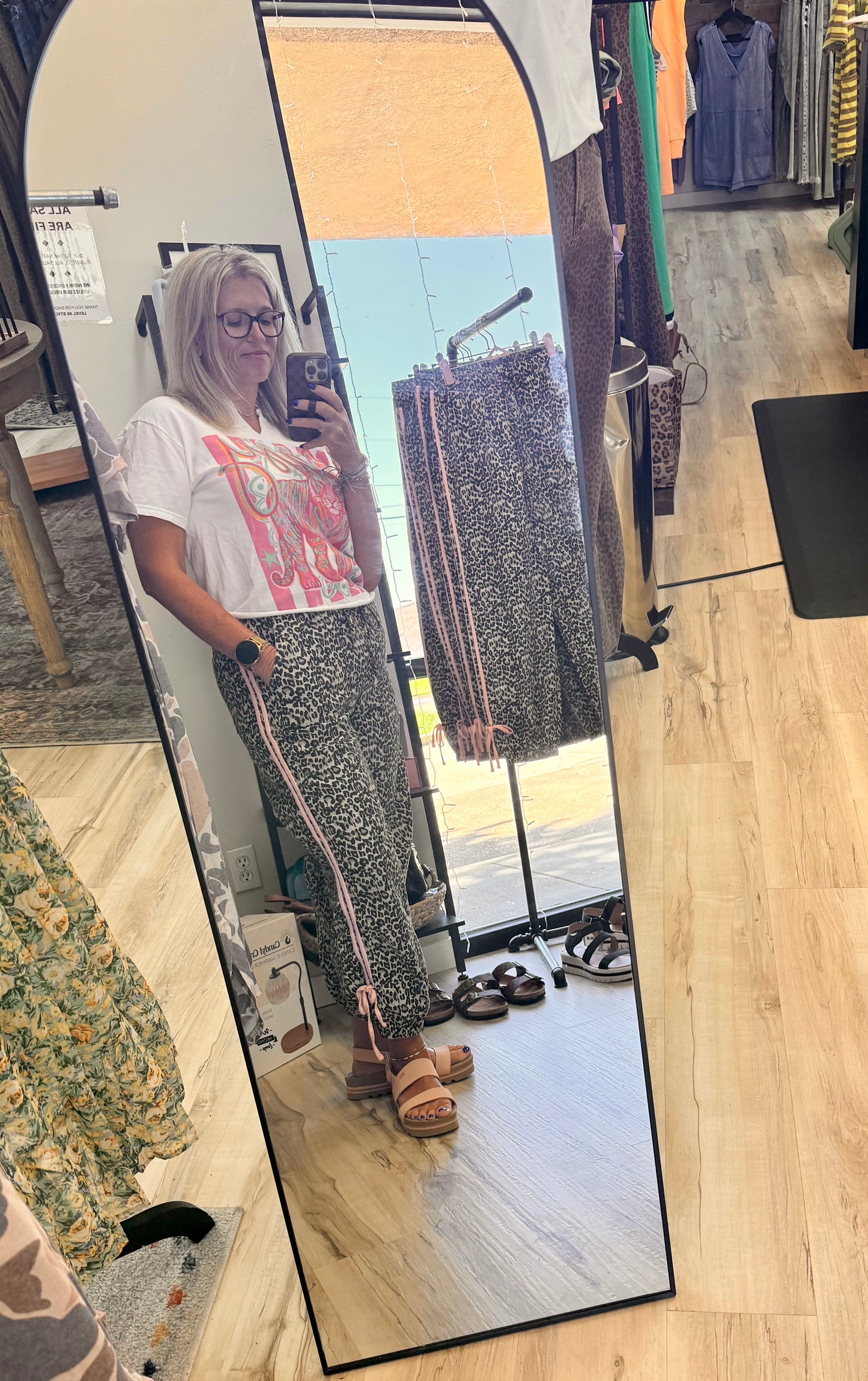 LEOPARD PRINTS WITH PINK SIDE LINE DRAWSTRINGS PANTS