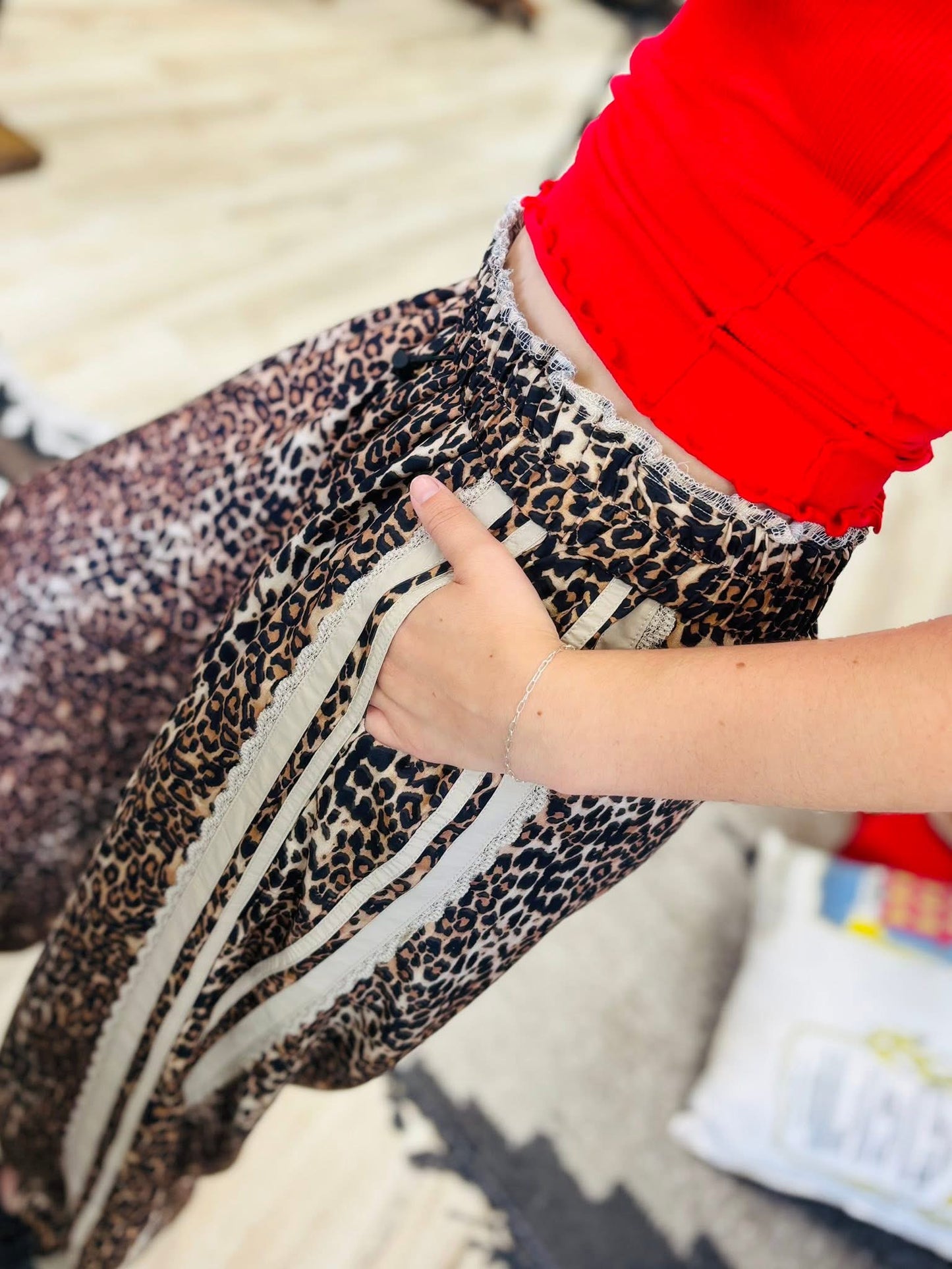 LEOPARD PRINTED PANTS SIDE CONTRAST LACE