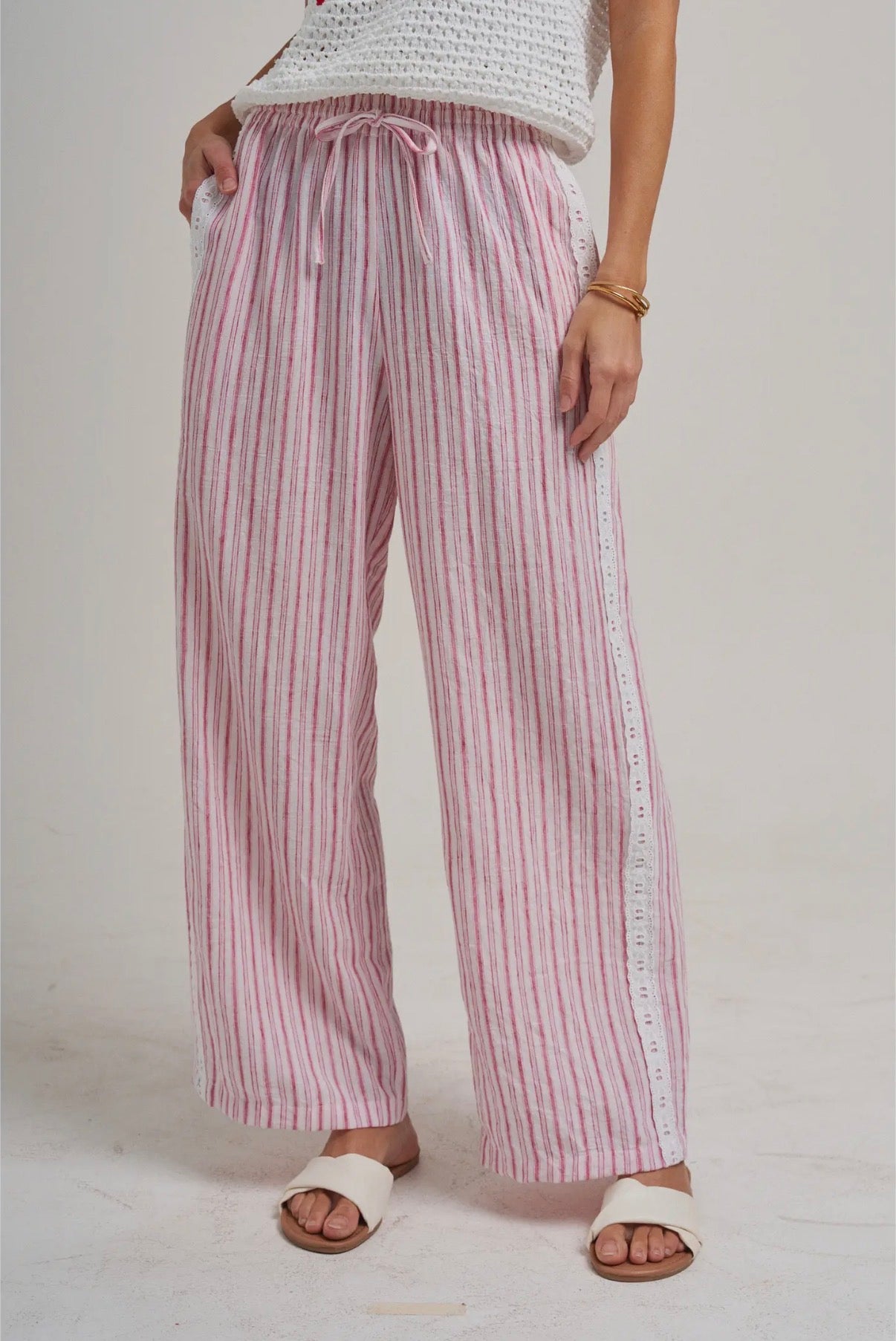 Casual Pants with Delicate Trim - Antique Red